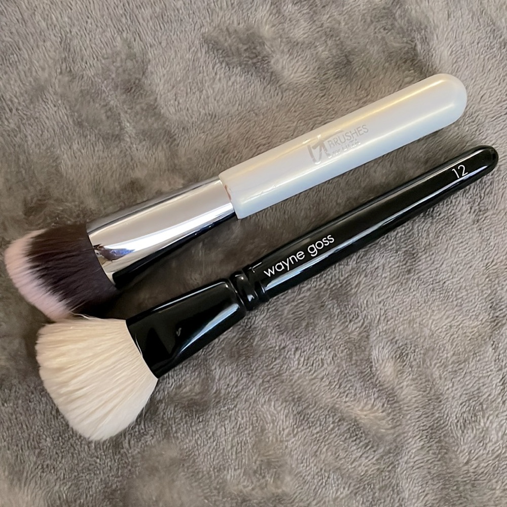 Wayne Goss #12  and It cosmetics no.77 brush